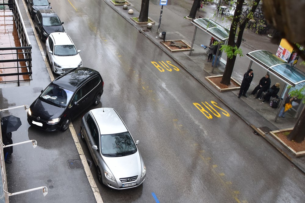 "Sjajno" parkiranje danas u Puli (snimio Duško MARUŠIĆ ČIČI)